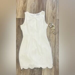 ✨ Elegant White Sleeveless Boutique Dress